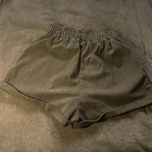 Coffee Brown Corduroy shorts (with mushroom embroidery) - Picture 3 of 3